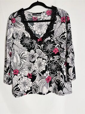 Studio 1940 Black, White & Pink Floral Lace Trim Blouse